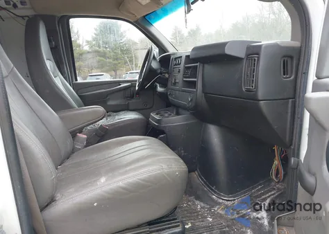 2011 GMC Savana 2500 Work Van z USA, uszkodzony, nr VIN 1GTW7FCA6B1174374